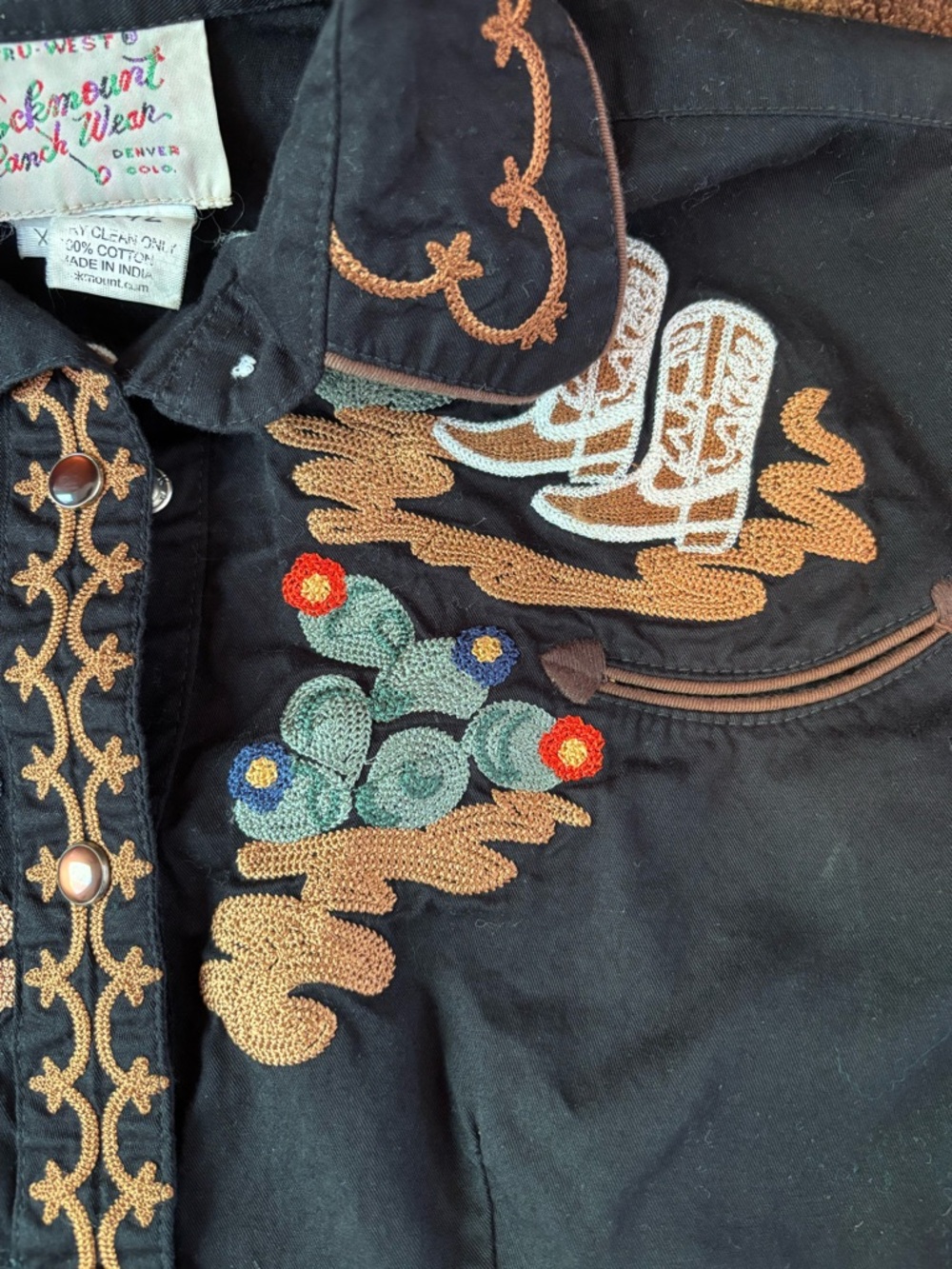 Rockmount pearl snap with intricate embroidery - Picture 4 of 8